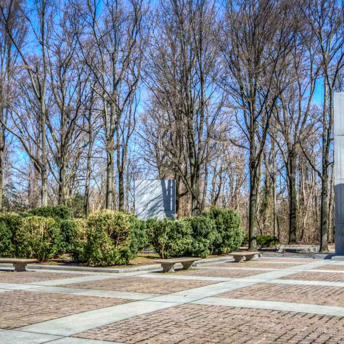 Near Roosevelt Island Loop