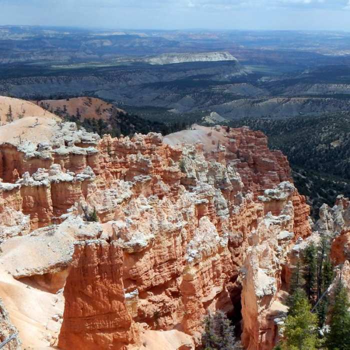 Near Under-the-Rim Trail to Hat Point