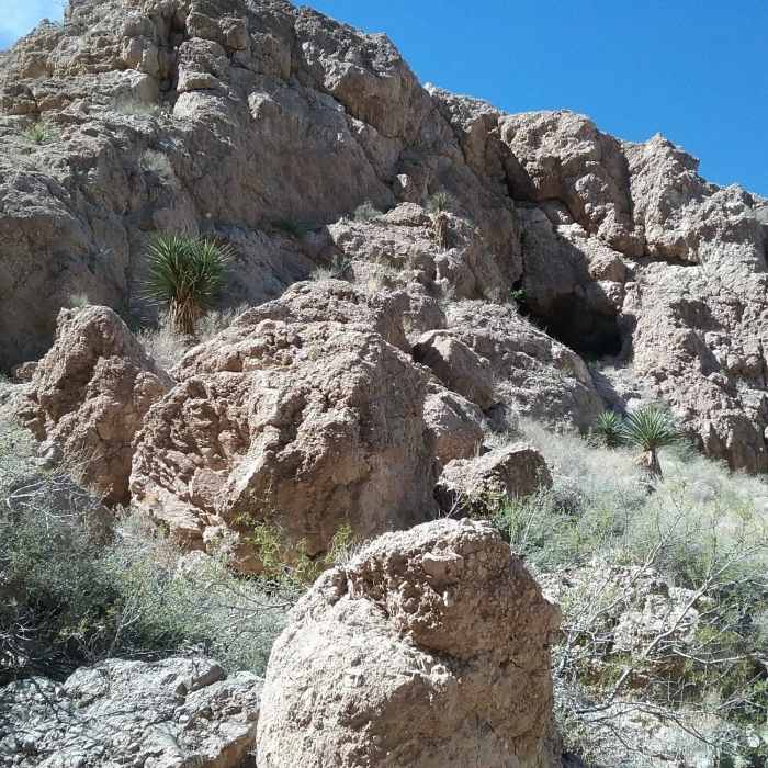 Steep canyon to the south of the trail. Near Vertigo Ridge