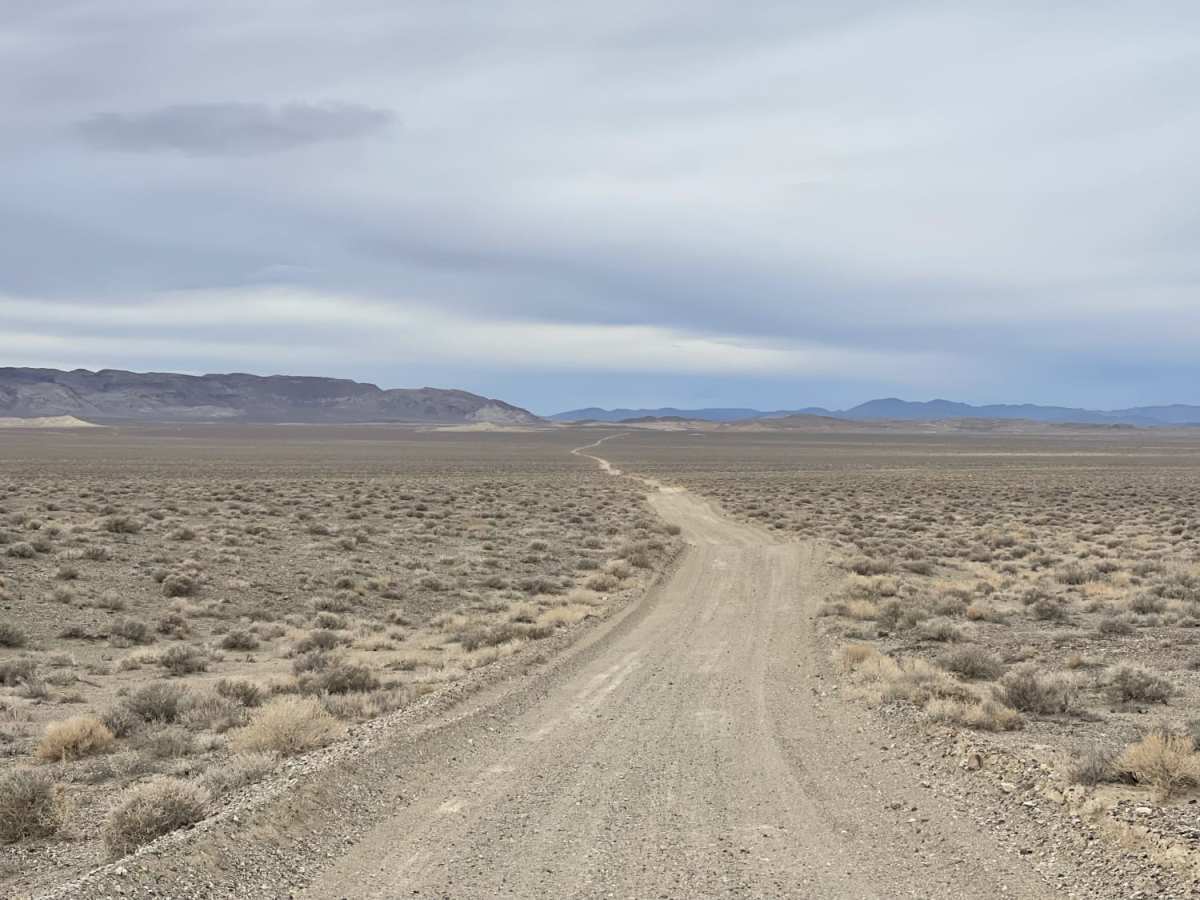 Cutting Through the Jawa Canyon photo 5