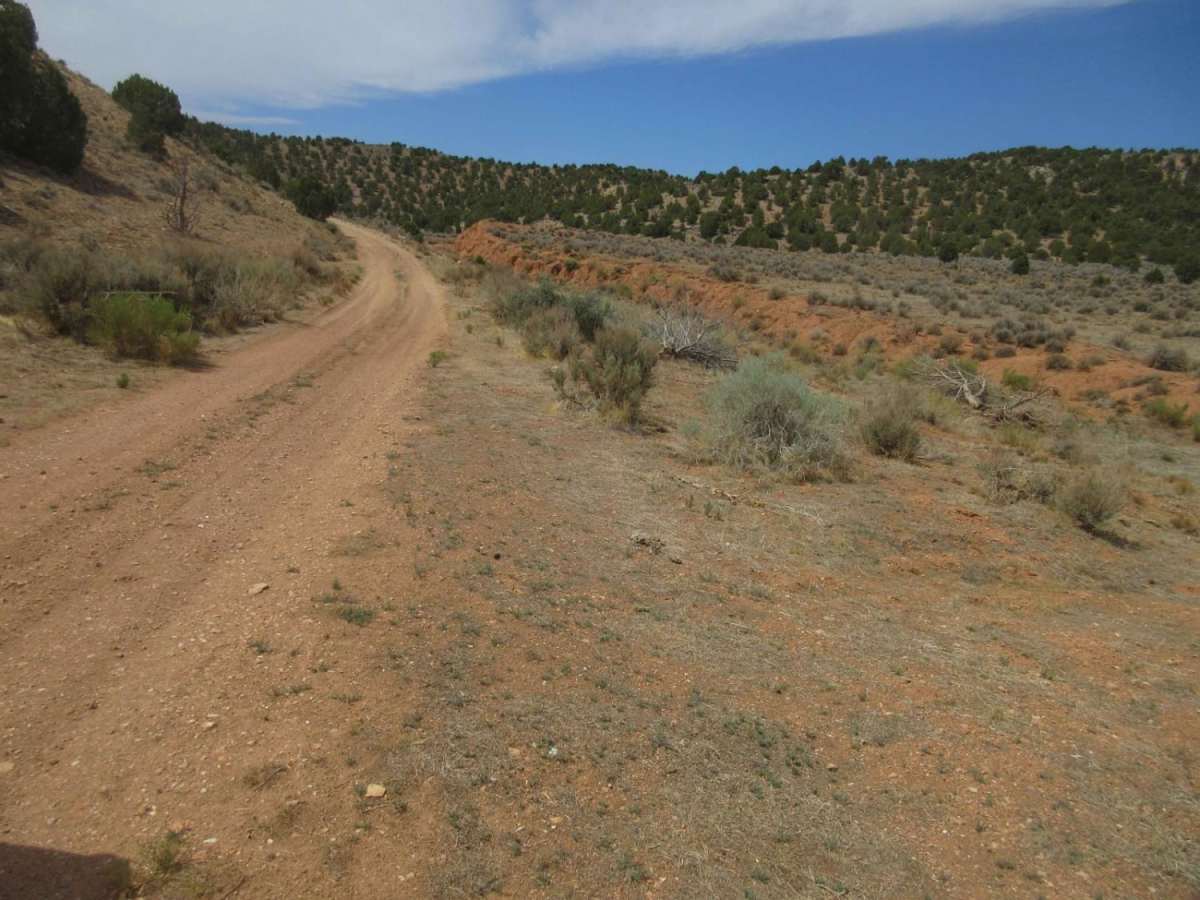 Wolf Hole - Hole in the Wall trail photo