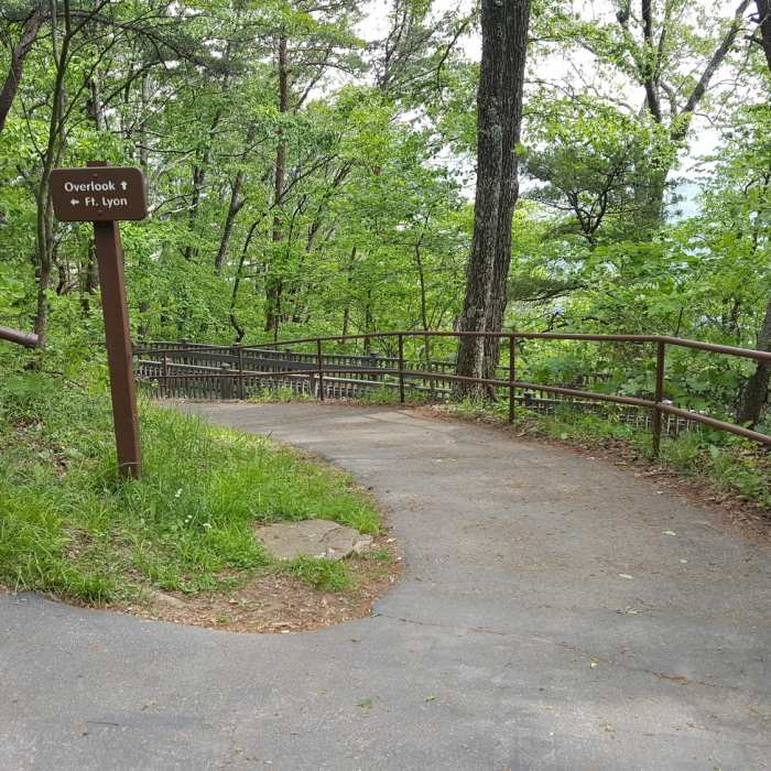 Cumberland Gap National Historical Park Near Tri-State Peak Loop