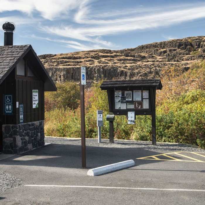 Near Horsethief Butte Hike + Rock Climbing Area