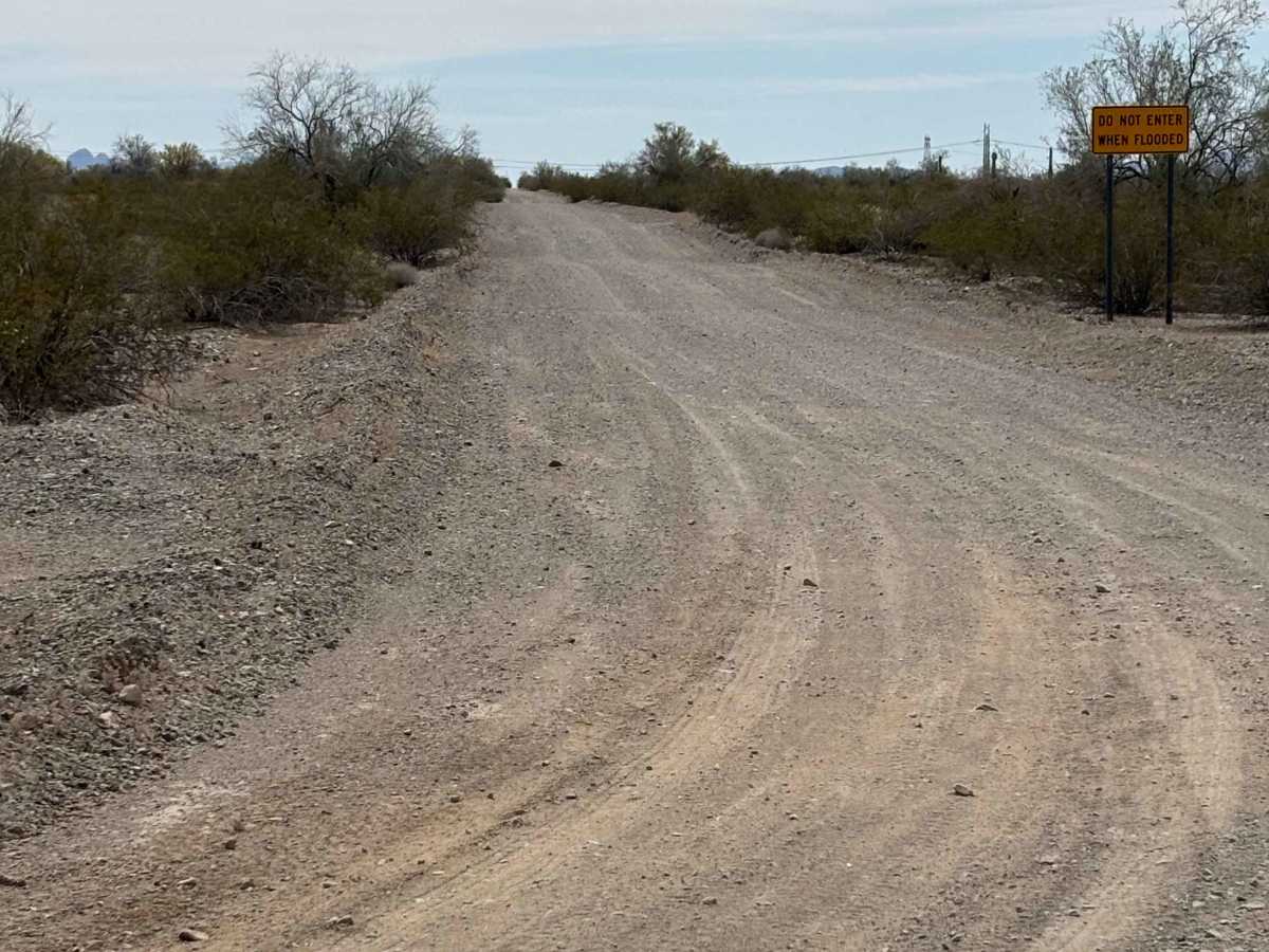 Old Yuma Road South photo 2
