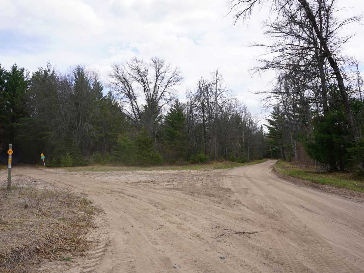 Deckers Road photo 2