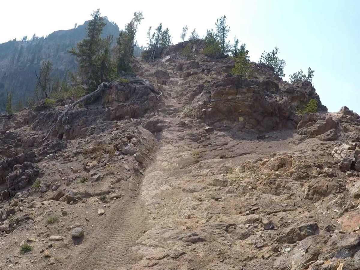 Peach-Cinnabar trail photo