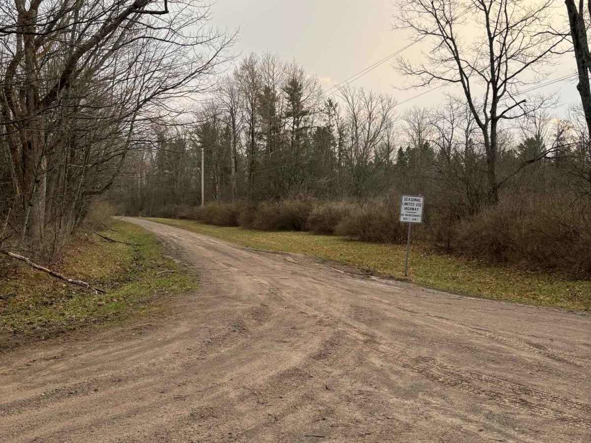 Tuttle Road trail photo