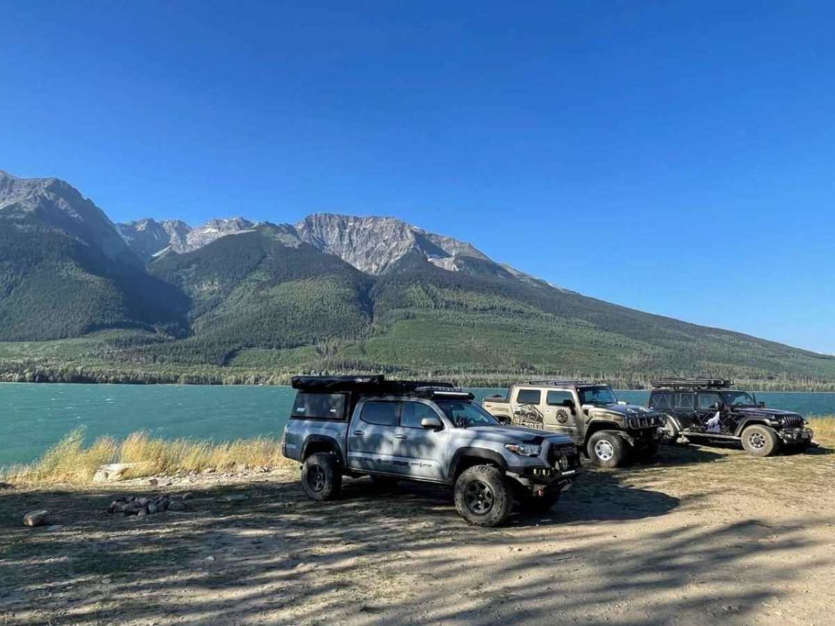 Canoe River Road to Kinbasket Lake photo 5
