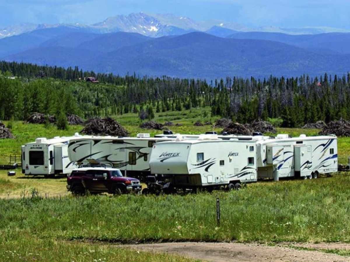 Stillwater Pass trail photo