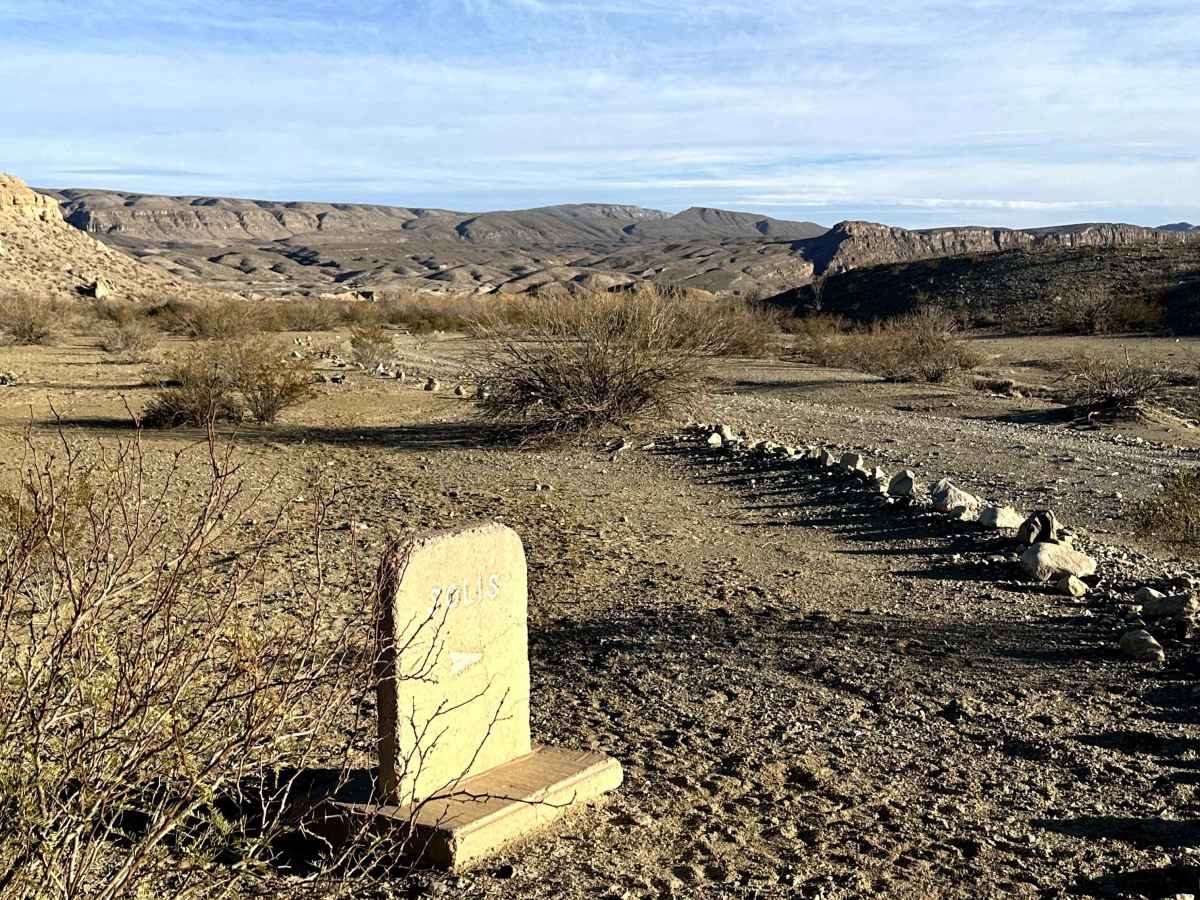 Solis Landing trail photo