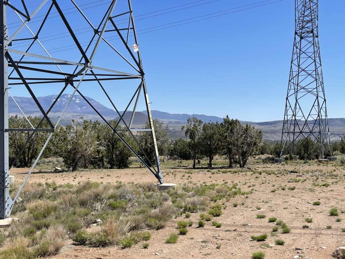 Gas & Power Line Traverse photo 6