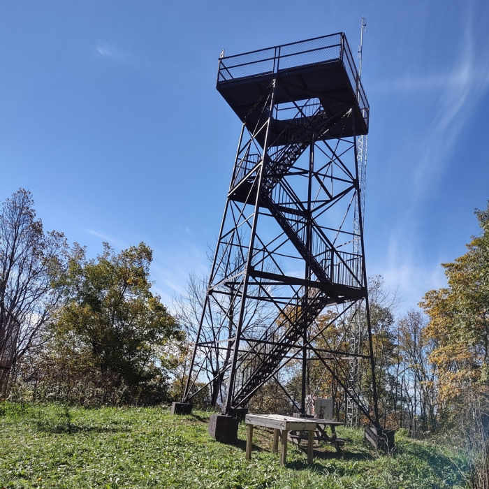 Observation tower Near North & South Old Mac Trail