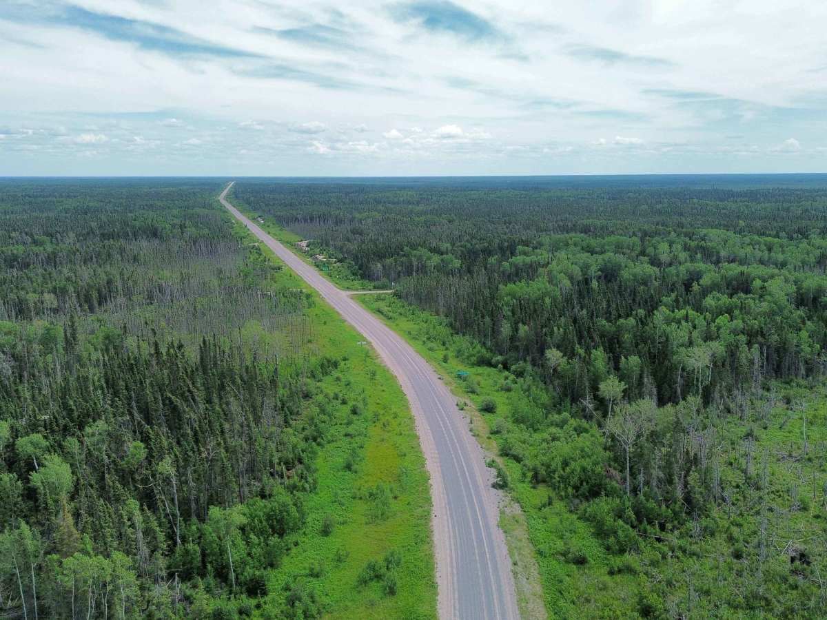 Berens River Road photo 3