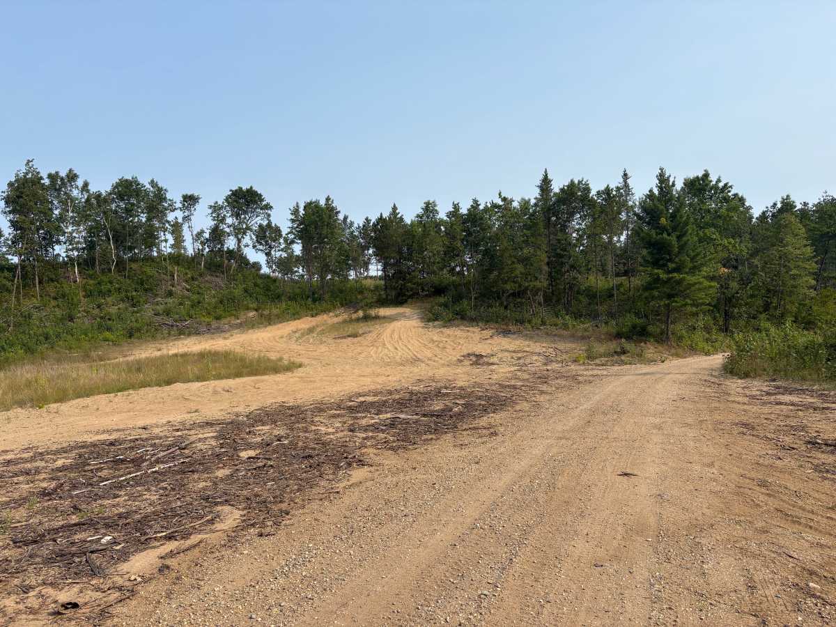 Smokey Hills Trail photo 4
