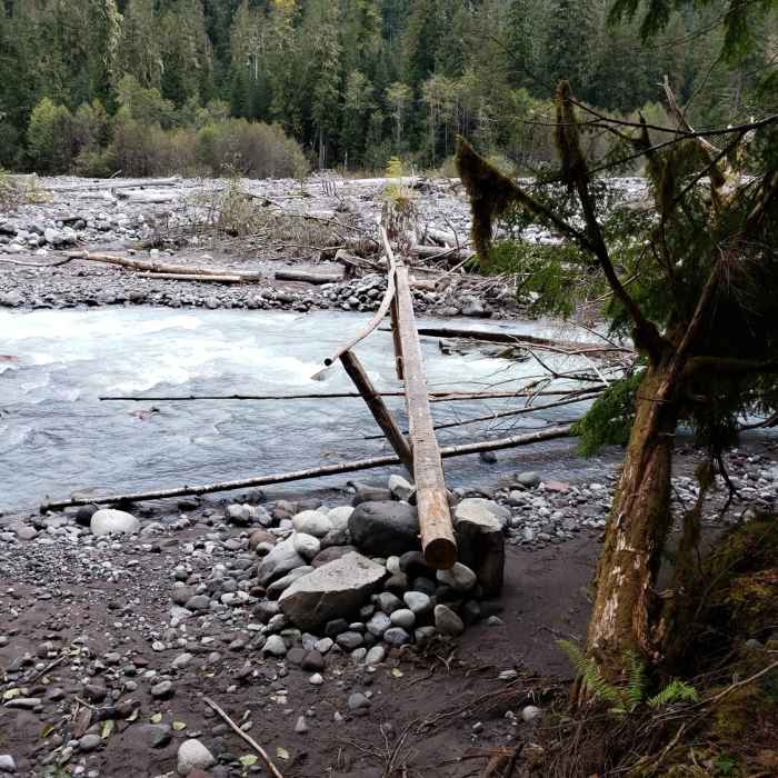 Near Chenuis Falls
