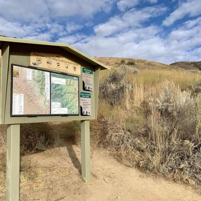 Near Lower Hull's Gulch - Red Cliffs Hike