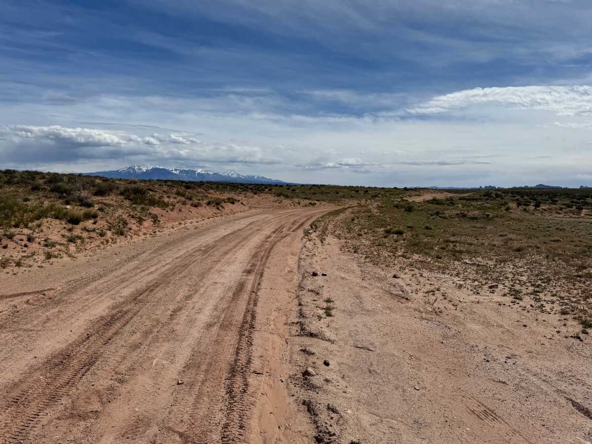 Lost Springs Road trail photo