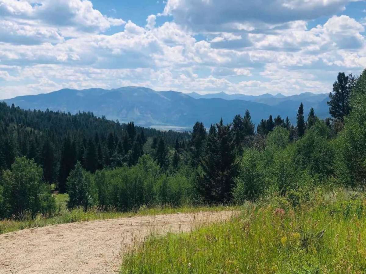 Ghost Creek trail photo