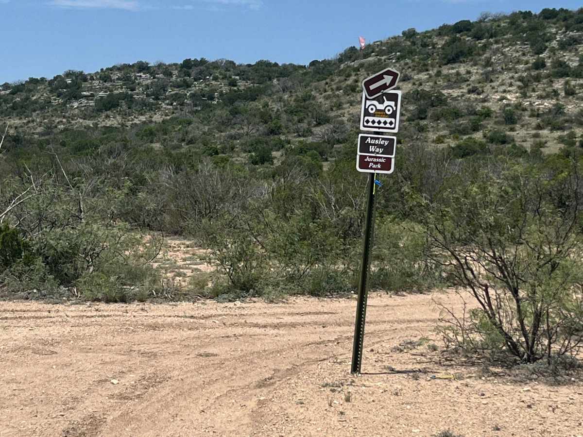 Ausley Way - V6 trail photo