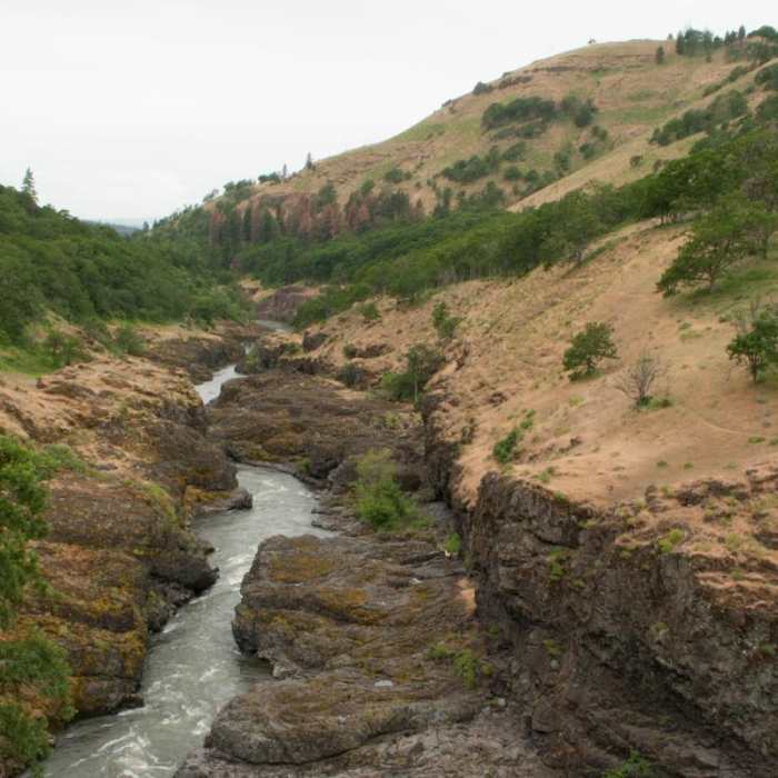 Near Klickitat Trail, Lyle Trailhead