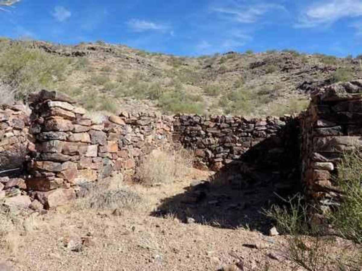 McCraken Rockhouse Cabin photo 2