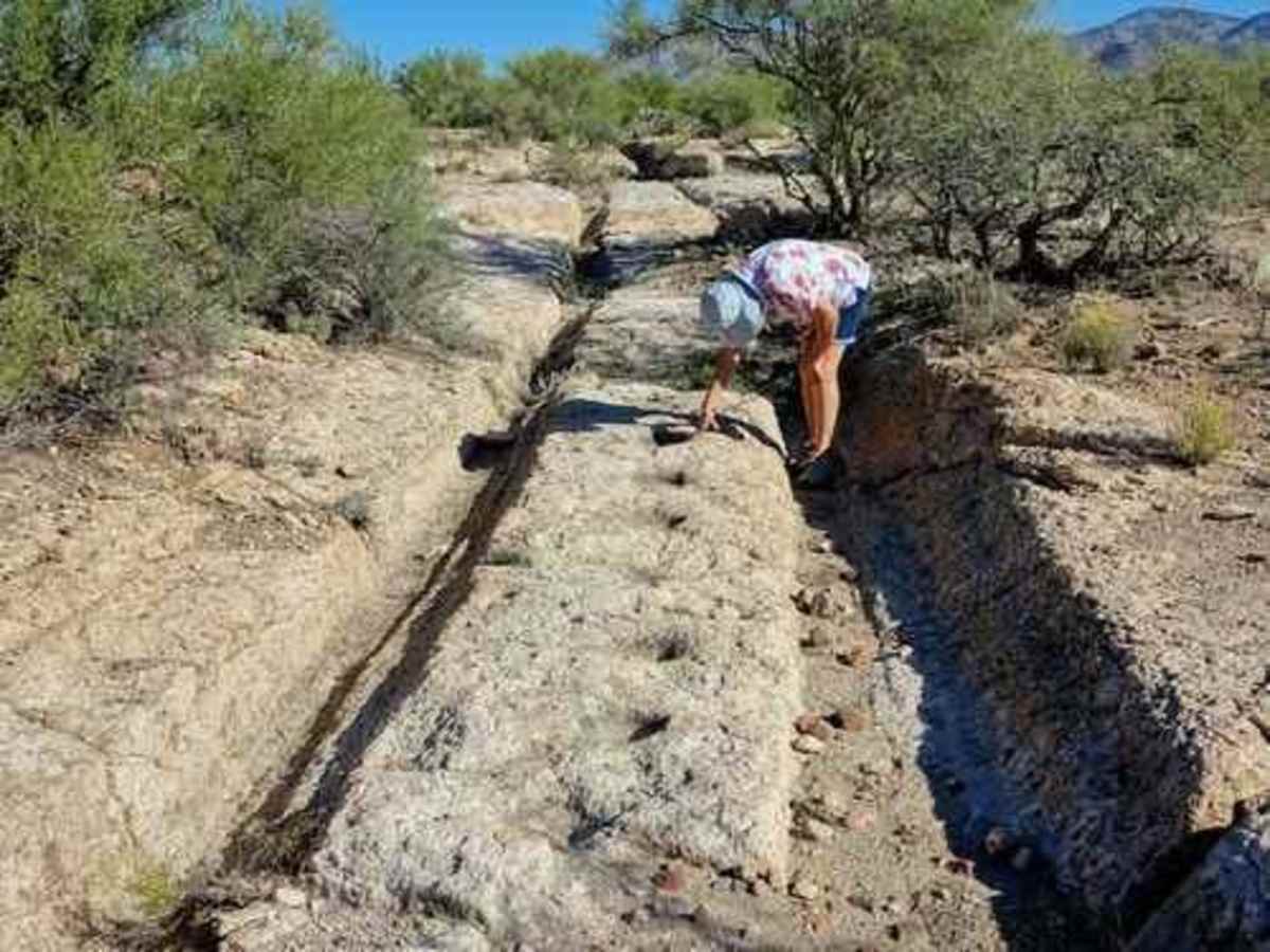 Wagon Tracks, Apache Tears, and Arnett Canyon photo 2