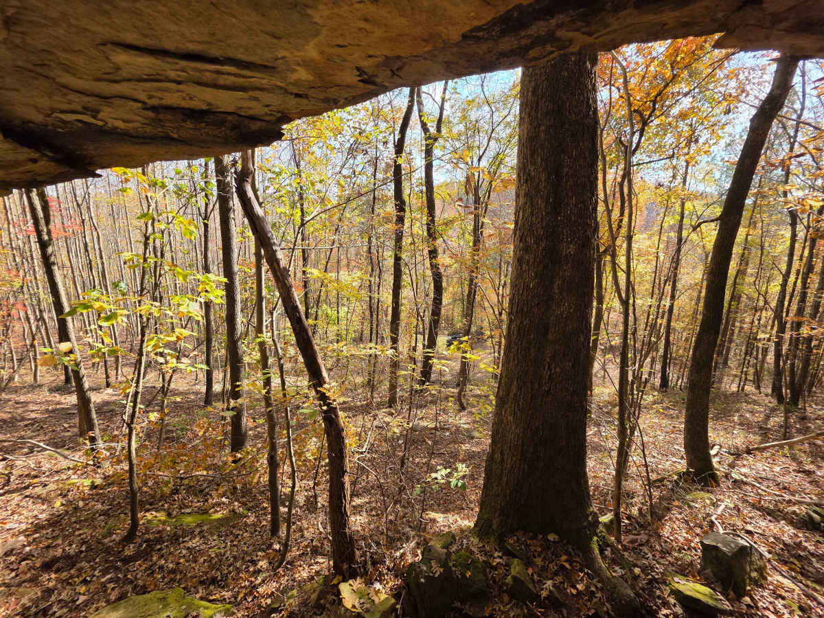 3 Caves trail photo