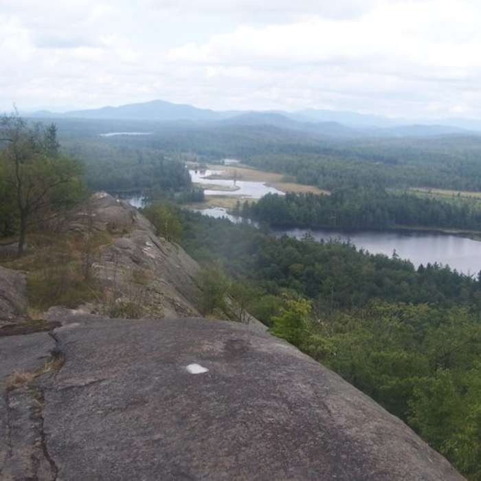 Ledge on Low's Ridge Trail Near Horseshoe Lake to Low's Ridge