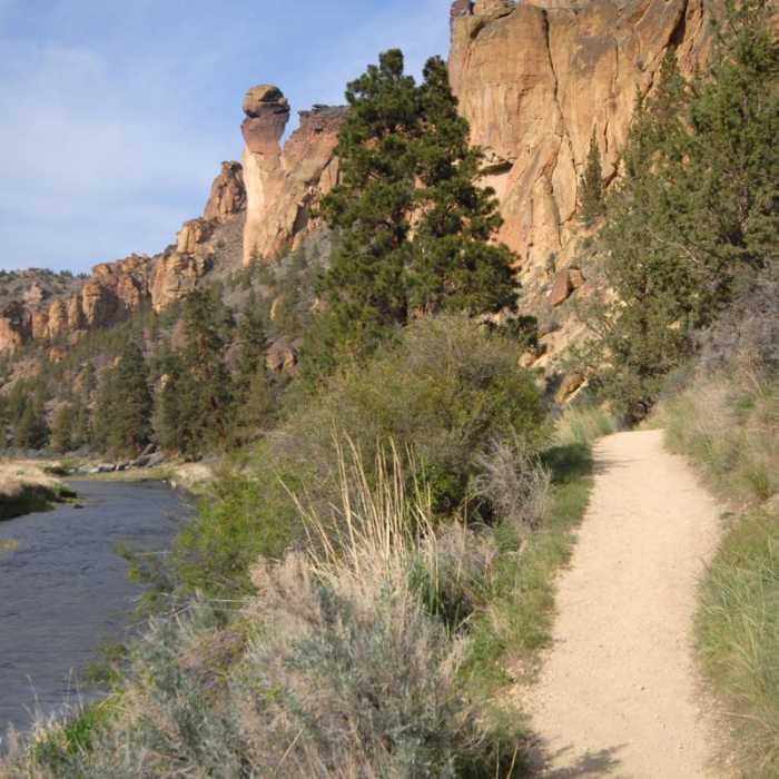 Near Smith Rock, River Trail Hike