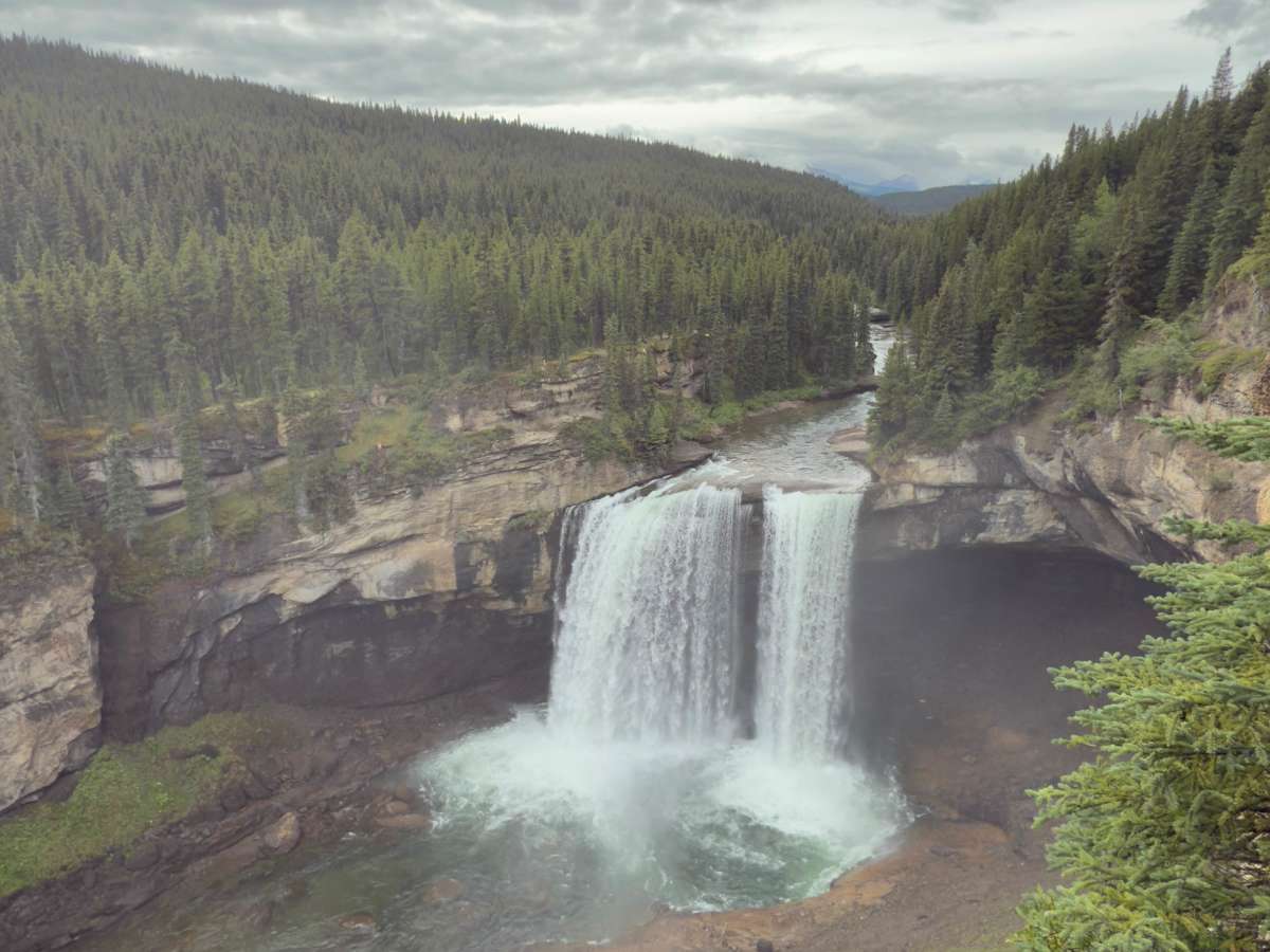 Kakwa Falls trail photo