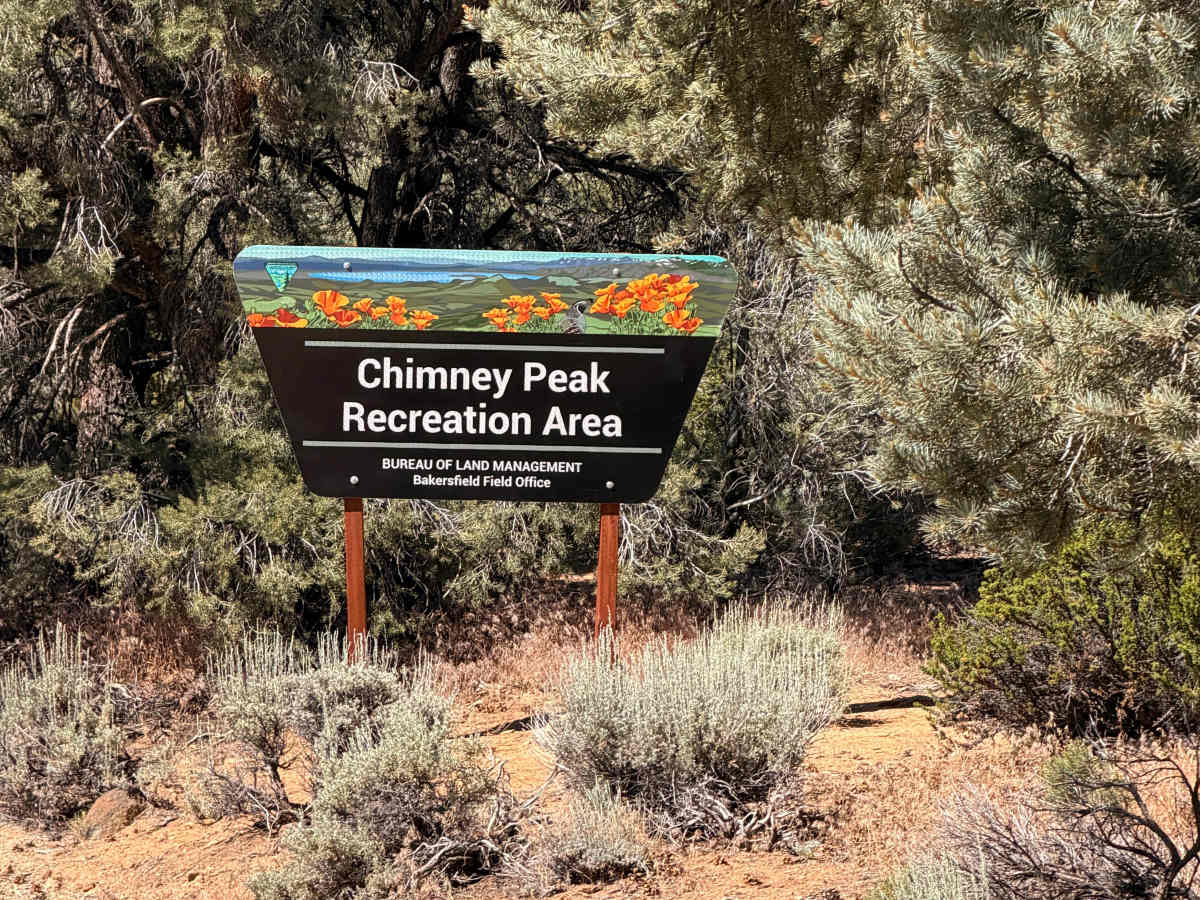Chimney Basin Road trail photo