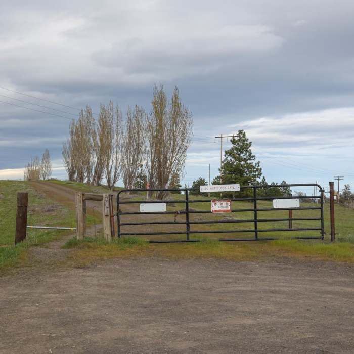 Near Chenoweith Tableland Loop