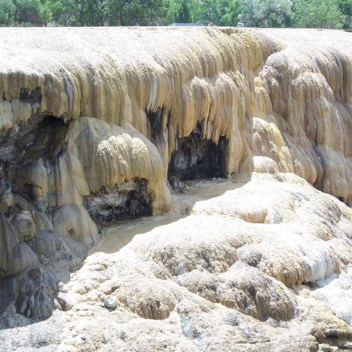 Near Rainbow Terraces Loop