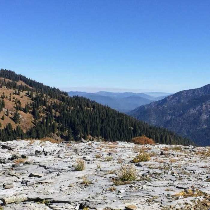 Near Paradise Trailhead to Cliff Lakes