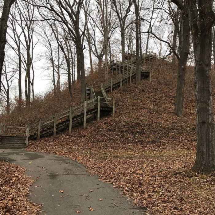 Near Mounds Inner Loop Trail