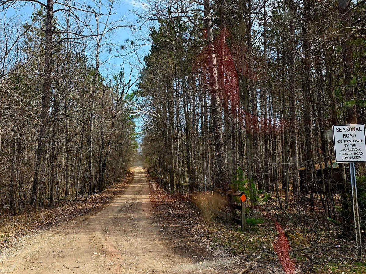 County Line Road photo 3