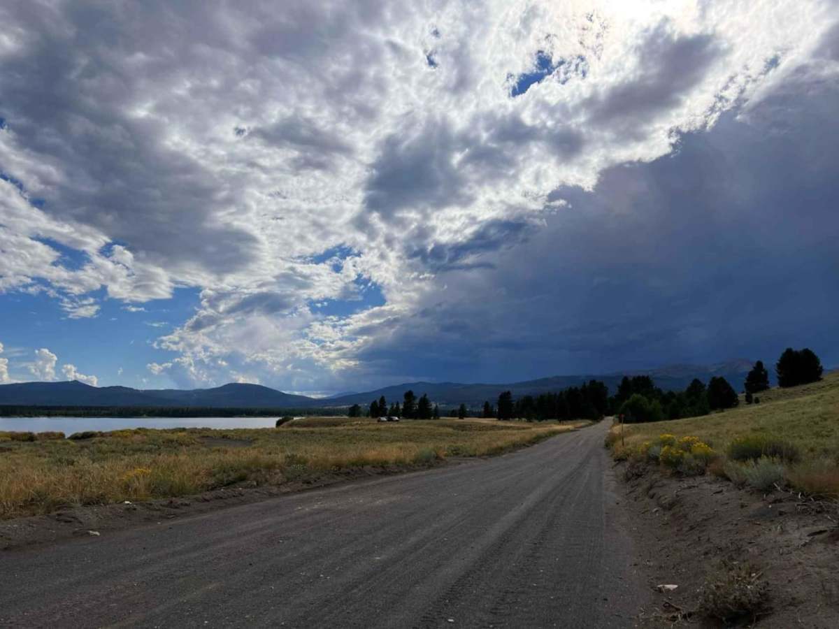 Horse Butte Lake Trail photo 3