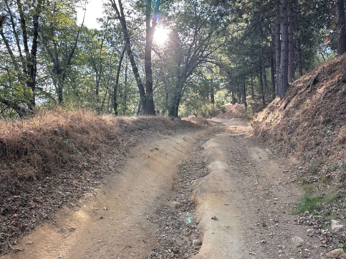 Valley of the Moon trail photo