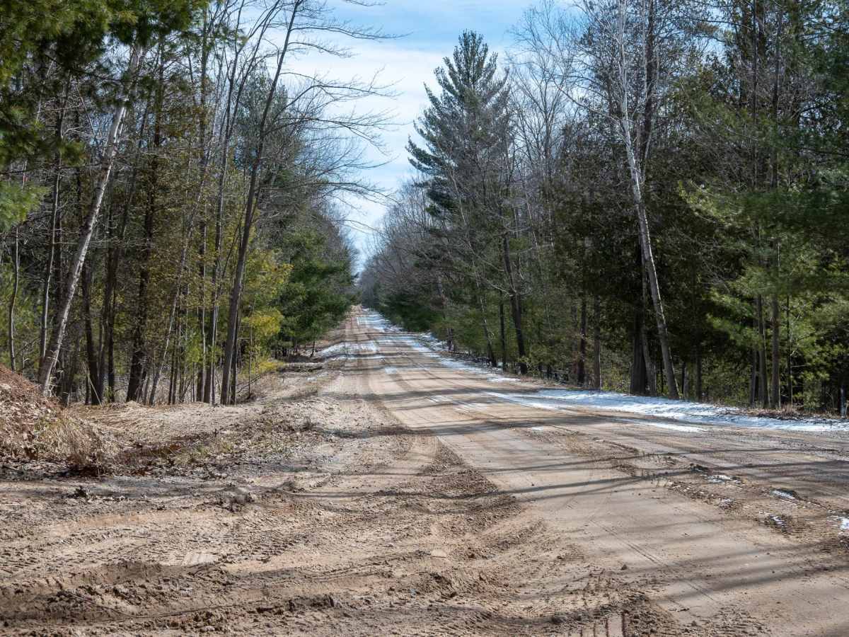 West Nurnberg Road trail photo