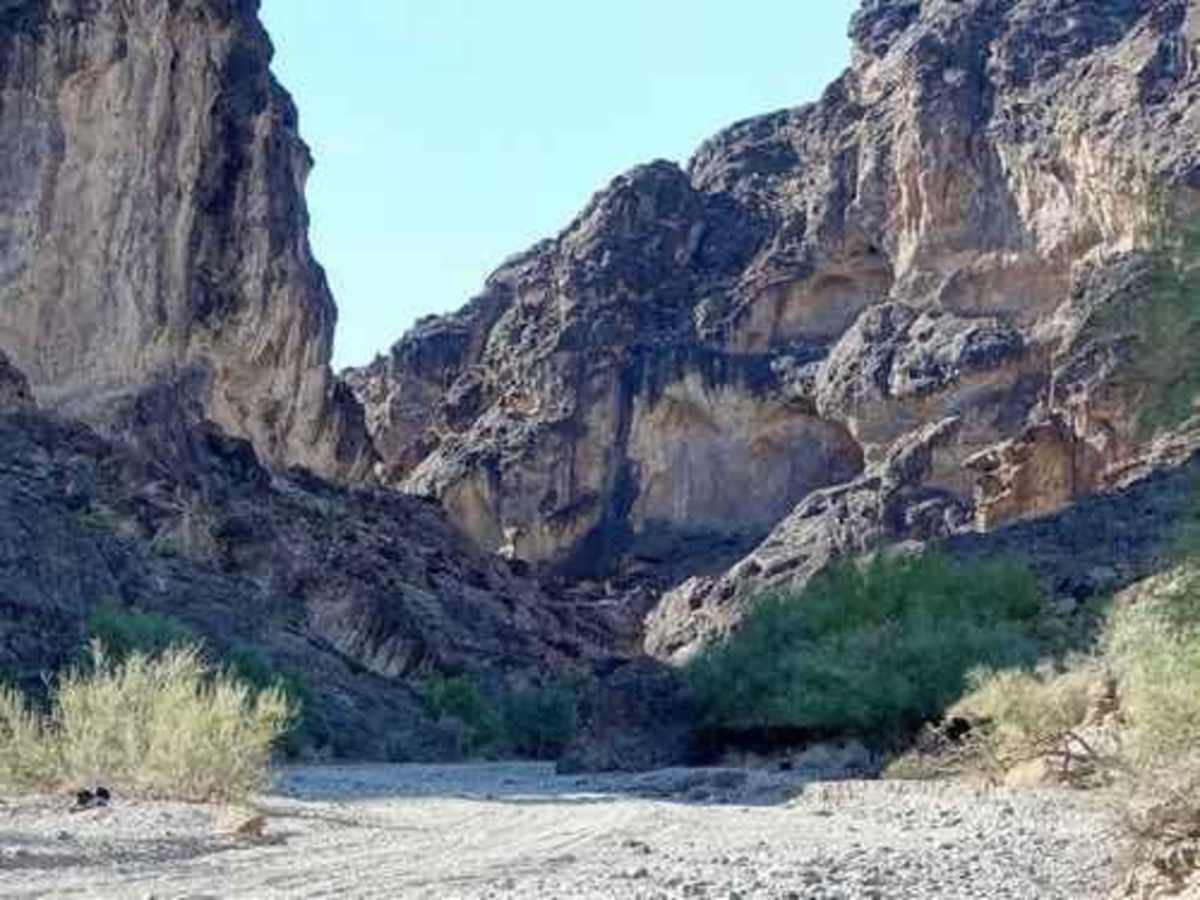 Dynamite Canyon Whipple Mountains trail photo