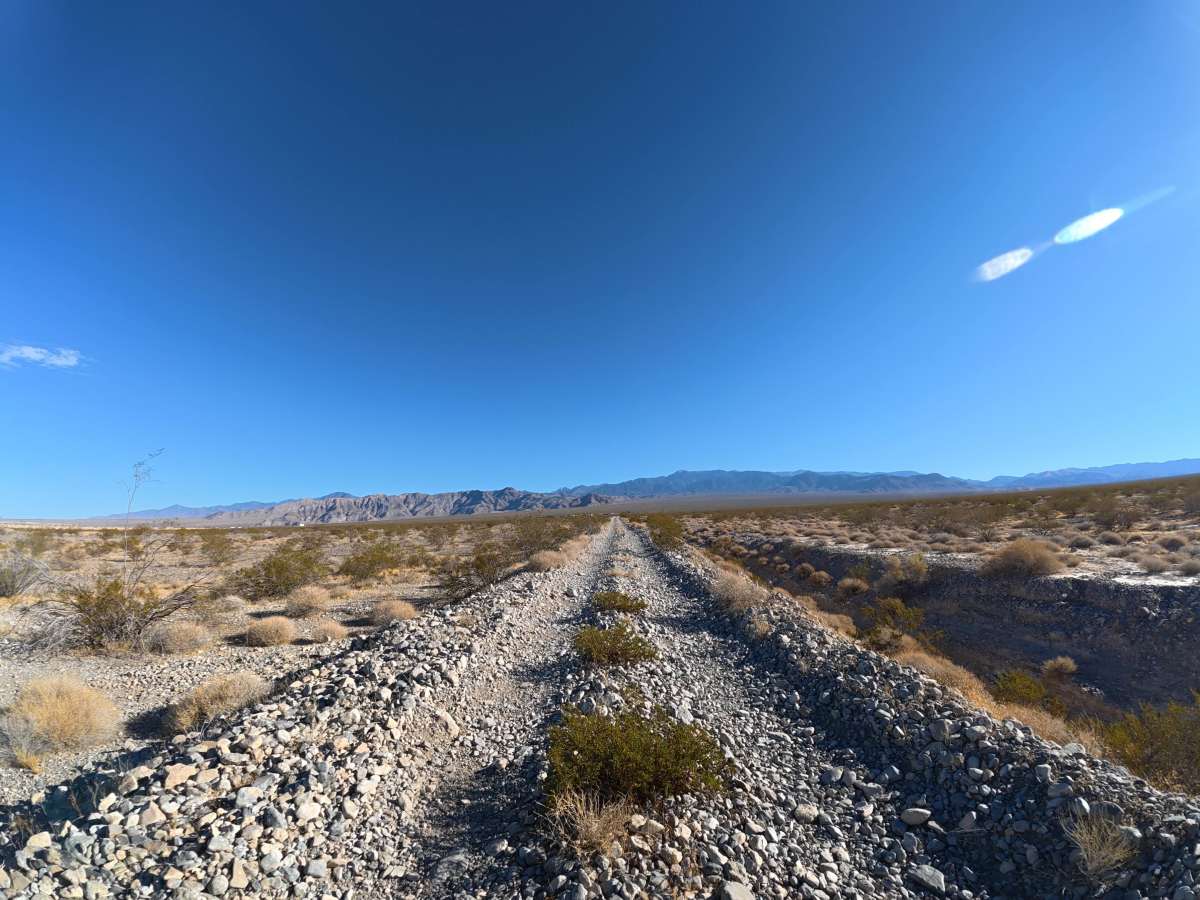 Dirt Mound Road trail photo