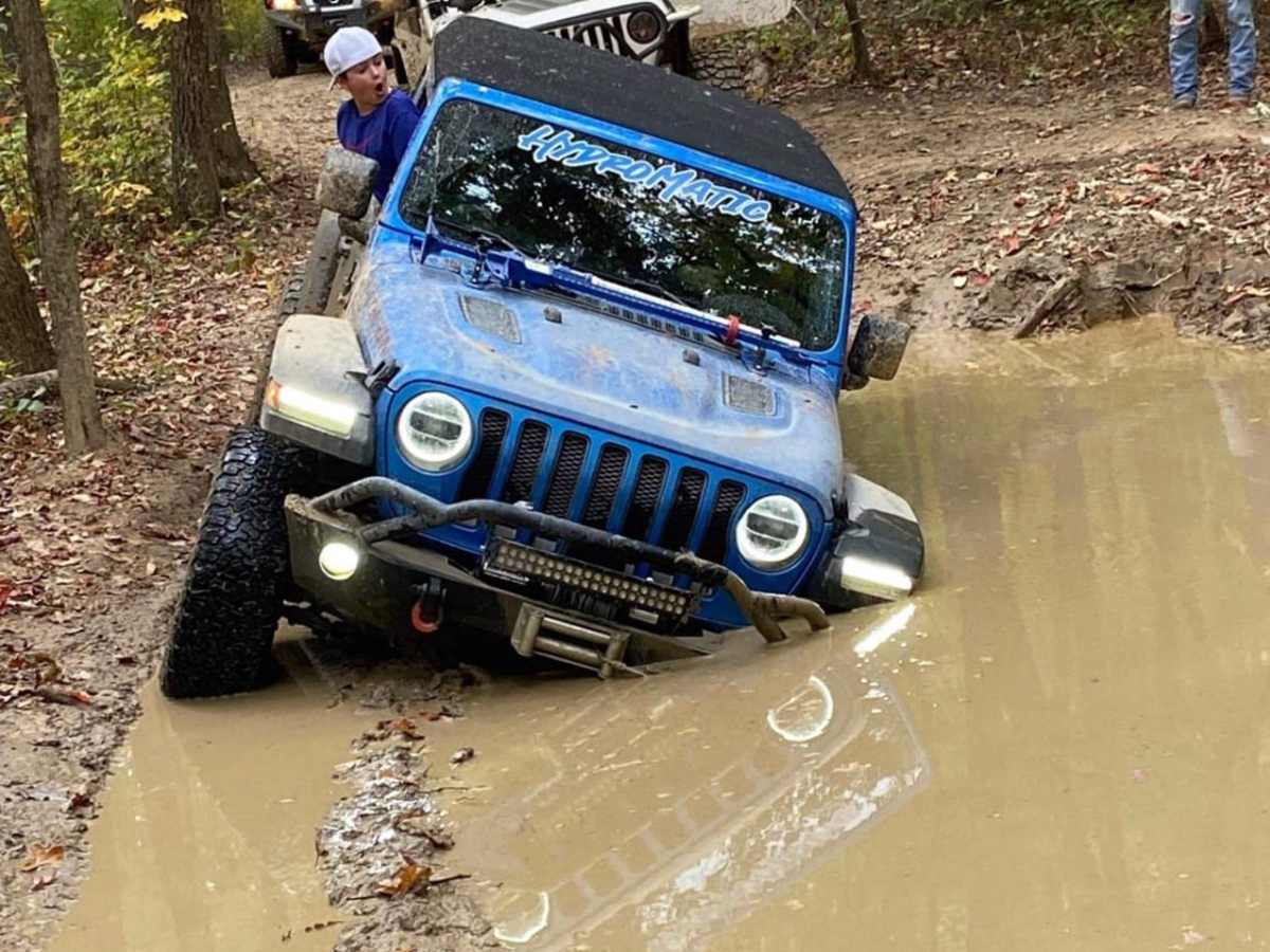 Powerline to Jumpoff Road trail photo