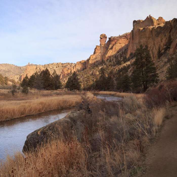 Near Smith Rock, River Trail Hike