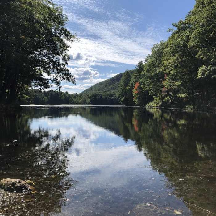 Lake by the parking area Near Robert Frost Trail