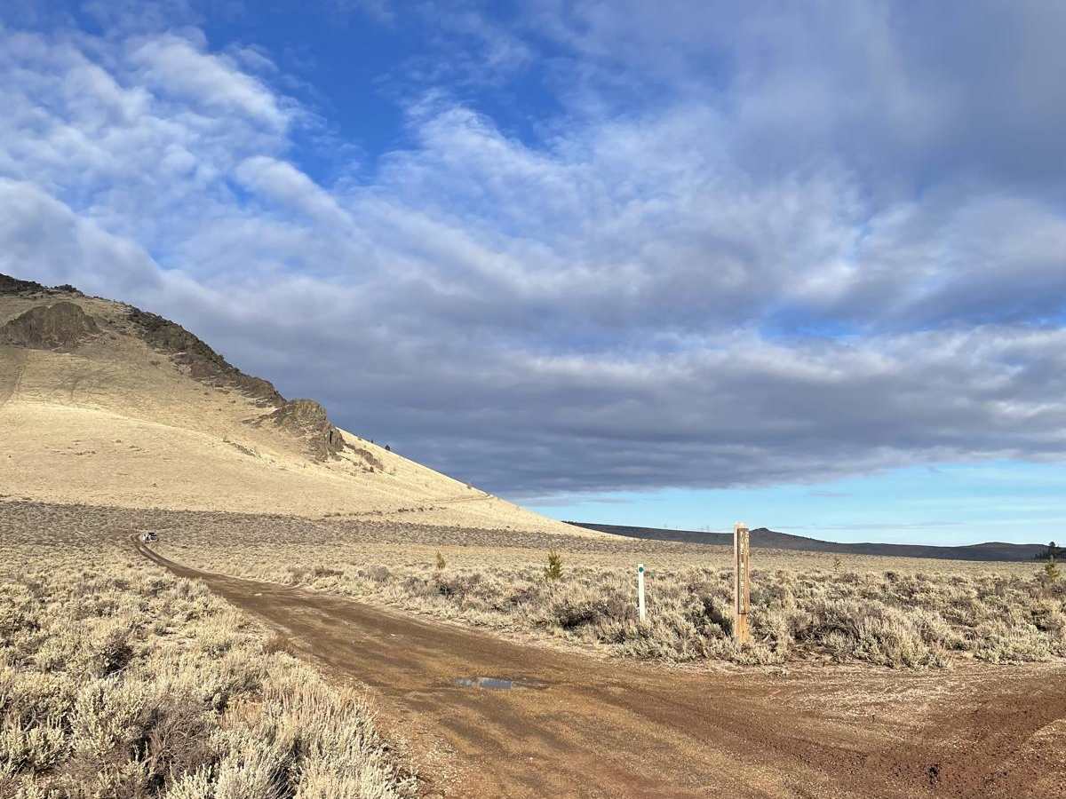 Pine Mountain Observatory Back Road trail photo