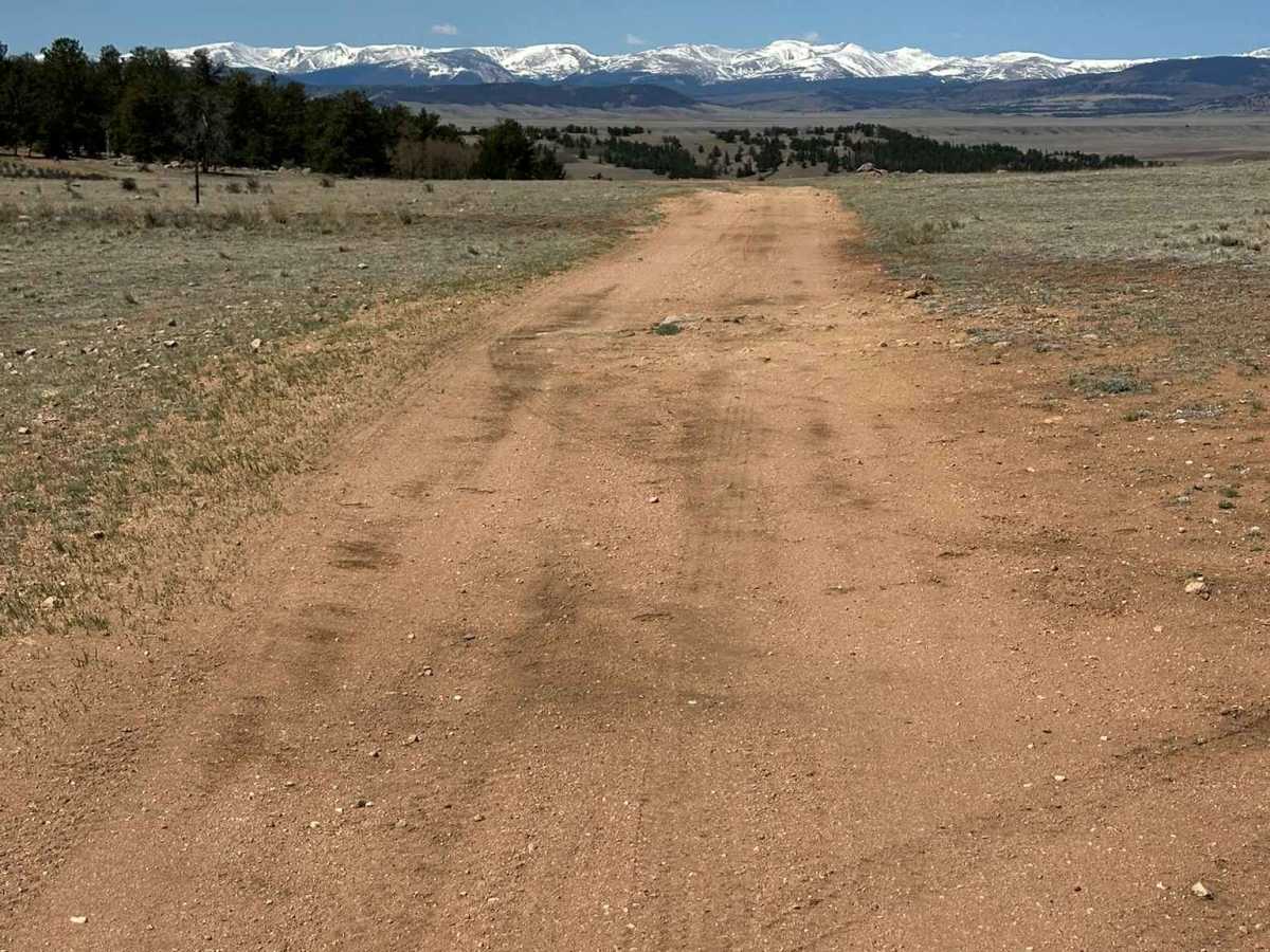 Mud Springs Road trail photo
