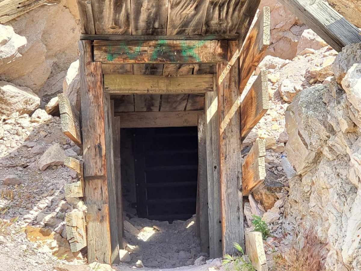 Rhyolite Ghost Town Loop trail photo