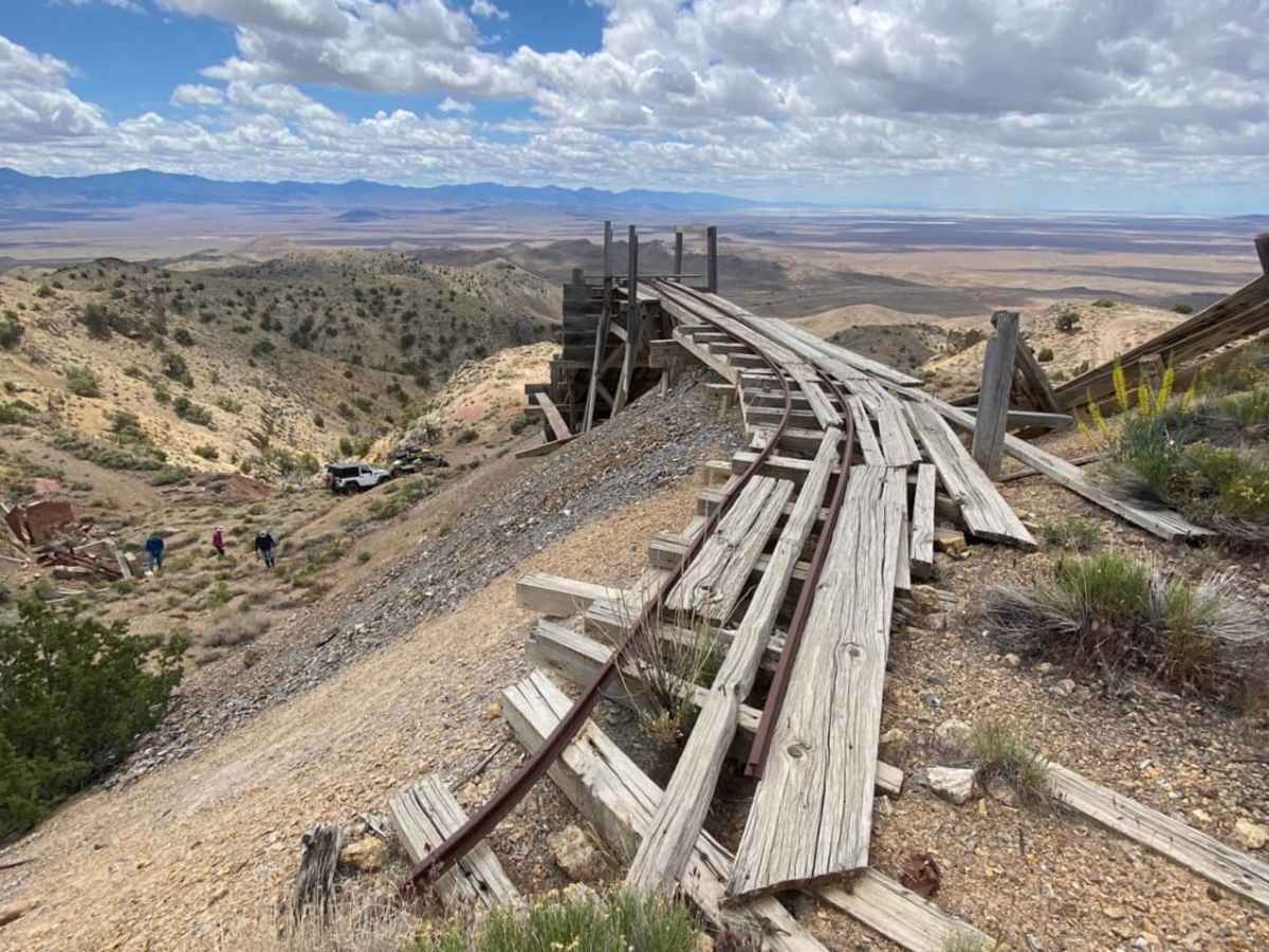 South Relief Canyon trail photo