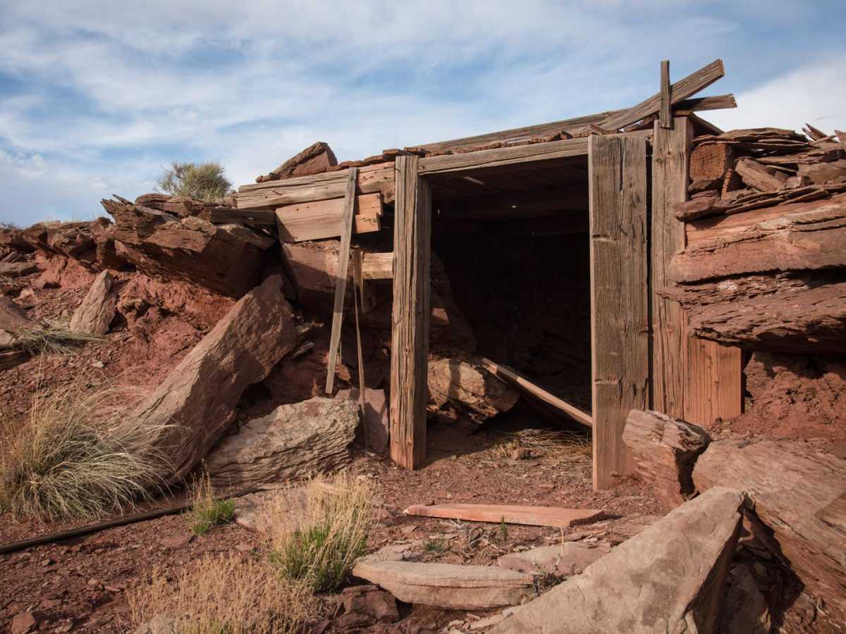 Temple Mountain photo 2