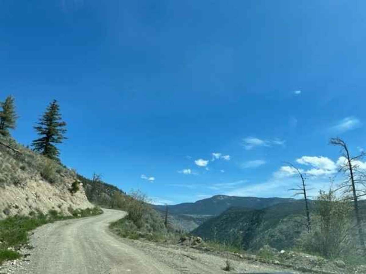 Pavillion Pass trail photo